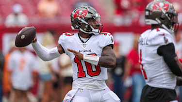 Jalon Daniels wirft einen Ball in der NFL