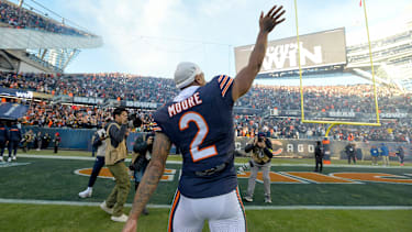 Wide Receiver DJ Moore feiert mit den Bears einen Sieg.