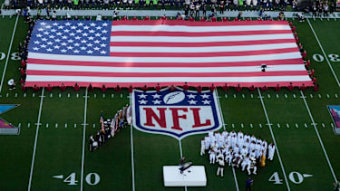 NFL, American Football Herren, USA Super Bowl LX-Seattle Seahawks at New England Patriots Feb 8, 2026; Santa Clara, CA, USA; General view during the playing of the national anthem before Super Bowl LX between the New England Patriots and the Seattle Seahawks at Levi s Stadium. Santa Clara Levi s Stadium CA USA, EDITORIAL USE ONLY PUBLICATIONxINxGERxSUIxAUTxONLY Copyright: xKylexTeradax 20260208_jla_st3_389