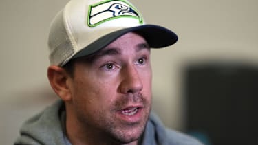 NFL, American Football Herren, USA Super Bowl LX-Seattle Seahawks press conference, PK, Pressekonferenz Feb 5, 2026; San Jose, CA, USA; Seattle Seahawks offensive coordinator Klint Kubiak talks to media members at the San Jose Marriott. San Jose San Jose Marriott CA USA, EDITORIAL USE ONLY PUBLICATIONxINxGERxSUIxAUTxONLY Copyright: xDarrenxYamashitax 20260205_dhy_yl1_03675