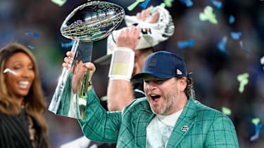 NFL, American Football Herren, USA Super Bowl LX-Seattle Seahawks at New England Patriots Feb 8, 2026; Santa Clara, CA, USA; Seattle Seahawks general manager John Schneider celebrates with the Vince Lombardi trophy on the podium after defeating the New England Patriots in Super Bowl LX at Levi s Stadium. Santa Clara Levi s Stadium CA USA, EDITORIAL USE ONLY PUBLICATIONxINxGERxSUIxAUTxONLY Copyright: xKylexTeradax 20260208_lbm_st3_297