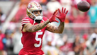 San Francisco 49ers Wide Receiver Mike Evans (5) vor einem NFL-Spiel.