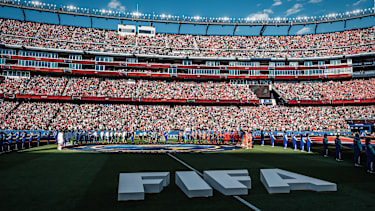 Für die FIFA-Weltmeisterschaft wurde das Gillette Stadium der New England Patriots vorübergehend in "Boston Stadium" umbenannt und von sämtlicher Sponsorenwerbung befreit.