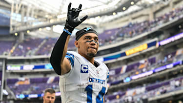 Amon-Ra St. Brown von den Detroit Lions zählt seit Jahren zu den konstantesten und produktivsten Wide Receivern der NFL - ein kompletter Playmaker mit Elite-Stats, Führungsqualitäten und starker Verbindung zu Quarterback Jared Goff.