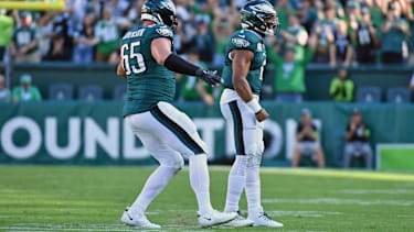 Jalen Hurts und Lane Johnson von den Eagles