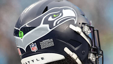 Die Seattle Seahawks könnten schon bald einen neuen Besitzer bekommen - zwei Investorengruppen kämpfen um den amtierenden Super-Bowl-Champion.