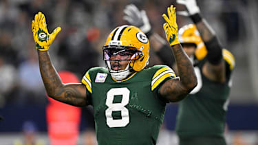 Running Back Josh Jacobs feiert einen Touchdown der Green Bay Packers gegen die Dallas Cowboys.