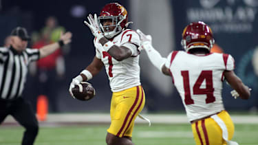 USC Trojans Safety Kamari Ramsey verteidigt einen Pass im Las Vegas Bowl.