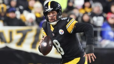 Pittsburgh Steelers quarterback Aaron Rodgers