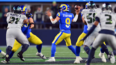 NFL, American Football Herren, USA Los Angeles Rams at Seattle Seahawks Dec 18, 2025; Seattle, Washington, USA; Los Angeles Rams quarterback Matthew Stafford (9) throws a pass against the Seattle Seahawks in the first half at Lumen Field. Seattle Lumen Field Washington USA, EDITORIAL USE ONLY PUBLICATIONxINxGERxSUIxAUTxONLY Copyright: xStevenxBisigx 20251218_lbm_ab9_020