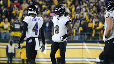 Lamar Jackson (8) beim entscheidenden Spiel in Woche 18 gegen die Pittsburgh Steelers in Pittsburgh.