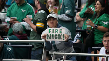 Ein Fan der Philadelphia Eagles forderte beim London-Spiel gegen die Jacksonville Jaguars die Entlassung von Head Coach Nick Sirianni