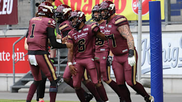 Rhein Fire feiert einen Touchdown in der AFLE.