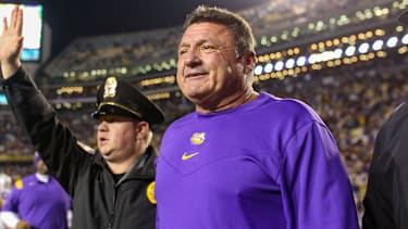 LSU Head Coach Ed Orgeron auf dem Feld nach einem Sieg der Tigers gegen die Texas A&M.