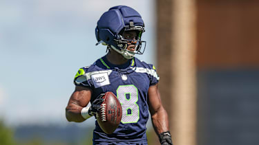 Seattle Seahawks Running Back Jadarian Price #8 beim Training.