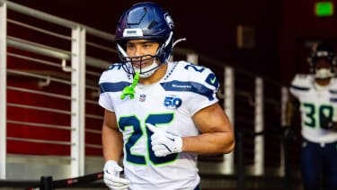 SANTA CLARA, CA - JANUARY 03: Zach Charbonnet 26 of the Seattle Seahawks enters the field before an NFL, American Football Herren, USA game between the Seattle Seahawks and the San Francisco 49ers on January 3, 2026 at Levi s Stadium in Santa Clara, CA. (Photo by Matthew Huang Icon Sportswire) NFL: JAN 03 Seahawks at 49ers EDITORIAL USE ONLY Icon260103065