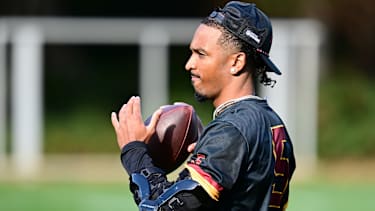 Washington Commanders Quarterback Jayden Daniels während einer Trainingseinheit der Washington Commanders im Grove Hotel in Chandler’s Cross, Großbritannien, am 30. September 2026.