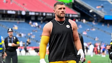 Edge T.J. Watt vor einem Spiel der Pittsburgh Steelers gegen die New England Patriots.