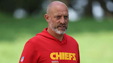 ST. JOSEPH, MO - AUGUST 12: Kansas City Chiefs offensive coordinator Matt Nagy walks to the field before the start of practice during training camp on August 12, 2025 at Missouri Western State University in St. Joseph, MO. (Photo by Scott Winters Icon Sportswire) NFL, American Football Herren, USA AUG 12 Kansas City Chiefs Training Camp EDITORIAL USE ONLY Icon2508120045
