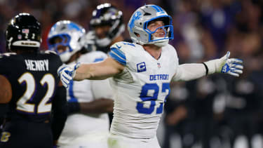 Aidan Hutchinson brillierte beim Sieg gegen die Ravens mit einem Forced Fumble und einem wichtigen Sack.