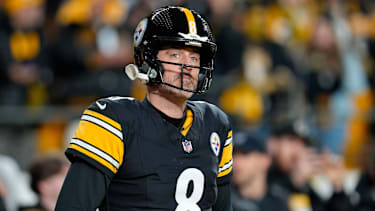 Aaron Rodgers könnte noch vor dem NFL Draft über seine Zukunft entscheiden - die Steelers warten auf eine Rückmeldung des 42-jährigen Quarterbacks.