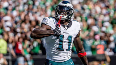 Philadelphia Eagles Wide Receiver AJ. Brown (11) feiert einen Touchdown im Spiel der Los Angeles Rams gegen die Philadelphia Eagles im Lincoln Financial Field in Philadelphia, Pennsylvania.