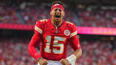 Kansas City Chiefs Quarterback Patrick Mahomes (15) vor einem NFL-Spiel.