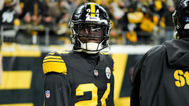 Pittburgh Steelers Cornerback Joey Porter Jr. 24 beim NFL-Spiel gegen die Miami Dolphins.