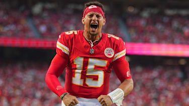 Kansas City Chiefs Quarterback Patrick Mahomes (15) beim NFL-Spiel gegen die Denver Broncos.