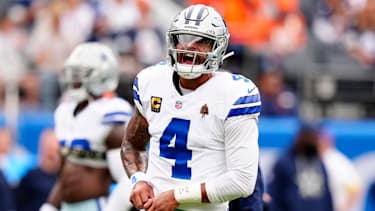 Dallas Cowboys Quarterback Dak Prescott (4) nach dem Spiel gegen die Denver Broncos.