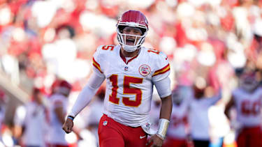Quarterback Patrick Mahomes von den Kansas City Chiefs reagiert nach einem Touchdown gegen die San Francisco 49ers im Levi’s Stadium in Santa Clara (NFL, American Football, USA)