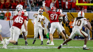 MIAMI GARDENS, FL - JANUARY 19: QB Carson Beck 11 of the Miami Hurricanes throws a pass during the Indiana Hoosiers versus the Miami Hurricanes College Football Playoff National Championship Game Presented by AT&T on January 19, 2026, at Hard Rock Stadium in Miami Gardens, FL. (Photo by David Rosenblum Icon Sportswire) COLLEGE FOOTBALL: JAN 19 College Football Playoff National Championship Presented by AT&T Indiana vs Miami EDITORIAL USE ONLY Icon260119551261