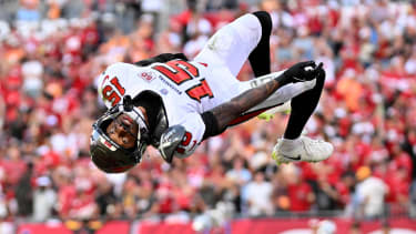 NFL, American Football Herren, USA San Francisco 49ers at Tampa Bay Buccaneers Oct 12, 2025; Tampa, Florida, USA; Tampa Bay Buccaneers wide receiver Tez Johnson (15) reacts during the third quarter against the San Francisco 49ers at Raymond James Stadium. Tampa Raymond James Stadium Florida USA, EDITORIAL USE ONLY PUBLICATIONxINxGERxSUIxAUTxONLY Copyright: xJonathanxDyerx 20251012_tcs_db1_175
