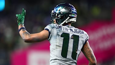 Seahawks-Receiver Jaxon Smith-Njigba auf dem Platz in Uniform.