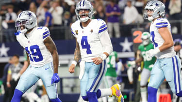 NFL, American Football Herren, USA Philadelphia Eagles at Dallas Cowboys Nov 23, 2025; Arlington, Texas, USA; Dallas Cowboys quarterback Dak Prescott (4) celebrates a touchdown in the fourth quarter against the Philadelphia Eagles at AT&T Stadium. Arlington AT&T Stadium Texas USA, EDITORIAL USE ONLY PUBLICATIONxINxGERxSUIxAUTxONLY Copyright: xKevinxJairajx 20251123_kdn_aj6_323