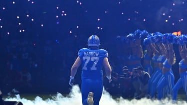 Detroit Lions center Frank Ragnow (77)