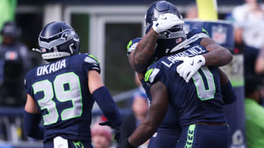 Seattle Seahawks defensive end DeMarcus Lawrence bejubelt einen Sack