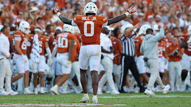 October 11, 2025: Texas Longhorns linebacker Anthony Hill Jr. (0) starts to celebrate the end of the game at the Allstate Red River Rivalry game between the Oklahoma Sooners and the Texas Longhorns at the Cotton Bowl Stadium in Dallas, Texas. CSM Dallas United States of America - ZUMAc04_ 20251011_zma_c04_160 Copyright: xFreddiexBeckwithx
