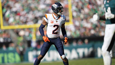 Denver Broncos Cornerback Pat Surtain II (2) beim Spiel gegen die Philadelphia Eagles im Lincoln Financial Field in Philadelphia, PA.