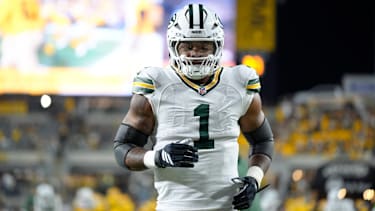 Green Bay Packers Defensive End Micah Parsons 1 beim NFL-Spiel der Pittsburgh Steelers gegen die Green Bay Packers im Acrisure Stadium in Pittsburgh PA.