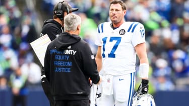 NFL, American Football Herren, USA Indianapolis Colts at Seattle Seahawks Dec 14, 2025; Seattle, Washington, USA; Indianapolis Colts head coach Shane Steichen, left, talks with quarterback Philip Rivers (17) during a second quarter timeout against the Seattle Seahawks at Lumen Field. Seattle Lumen Field Washington USA, EDITORIAL USE ONLY PUBLICATIONxINxGERxSUIxAUTxONLY Copyright: xKevinxNgx KNR22958