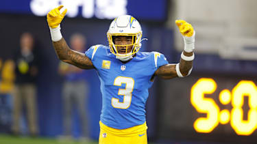 Los Angeles Chargers Free Safety Derwin James (3) beim NFL-Spiel zwischen den Pittsburgh Steelers und den Los Angeles Chargers im SoFi Stadium in Inglewood, CA.