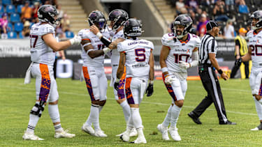 EFA European Football Alliance Team, Frankfurt Galaxy, feiert einen Touchdown gegen die Raiders Tirol.