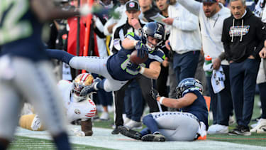 Cooper Kupp von den Seattle Seahawks verpasste gegen die San Francisco 49ers beim entscheidenden vierten Versuch knapp die First-Down-Linie