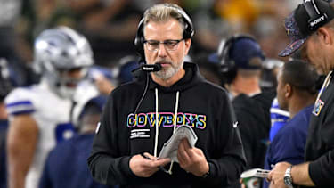 Der frühere Bears-Head-Coach und Defensive Coordinator der Dallas Cowboys Matt Eberflus verstärkt künftig den Coaching-Staff der San Francisco 49ers als Assistant Head Coach der Defense.