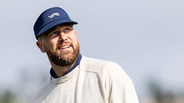 Travis Kelce, Tight End der Kansas City Chiefs, spielt Golf.