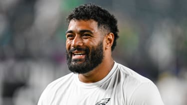 Philadelphia Eagles offensive tackle Jordan Mailata (68)