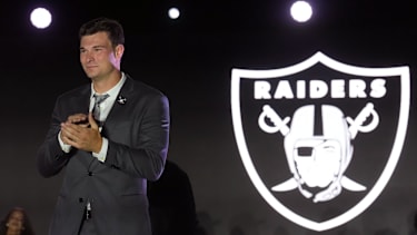 Quarterback Fernando Mendoza von den Las Vegas Raiders beim Festival of Football im Intermountain Health Performance Center in Henderson (NFL, American Football, USA)