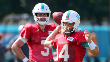 Josh Rosen (#3) und Ryan Fitzpatrick