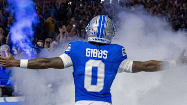 Jahmyr Gibbs erzielte beim NFL-Saisonauftakt der Detroit Lions zwei Touchdowns und erreichte damit 51 Scores in seinen ersten 50 Regular-Season-Spielen